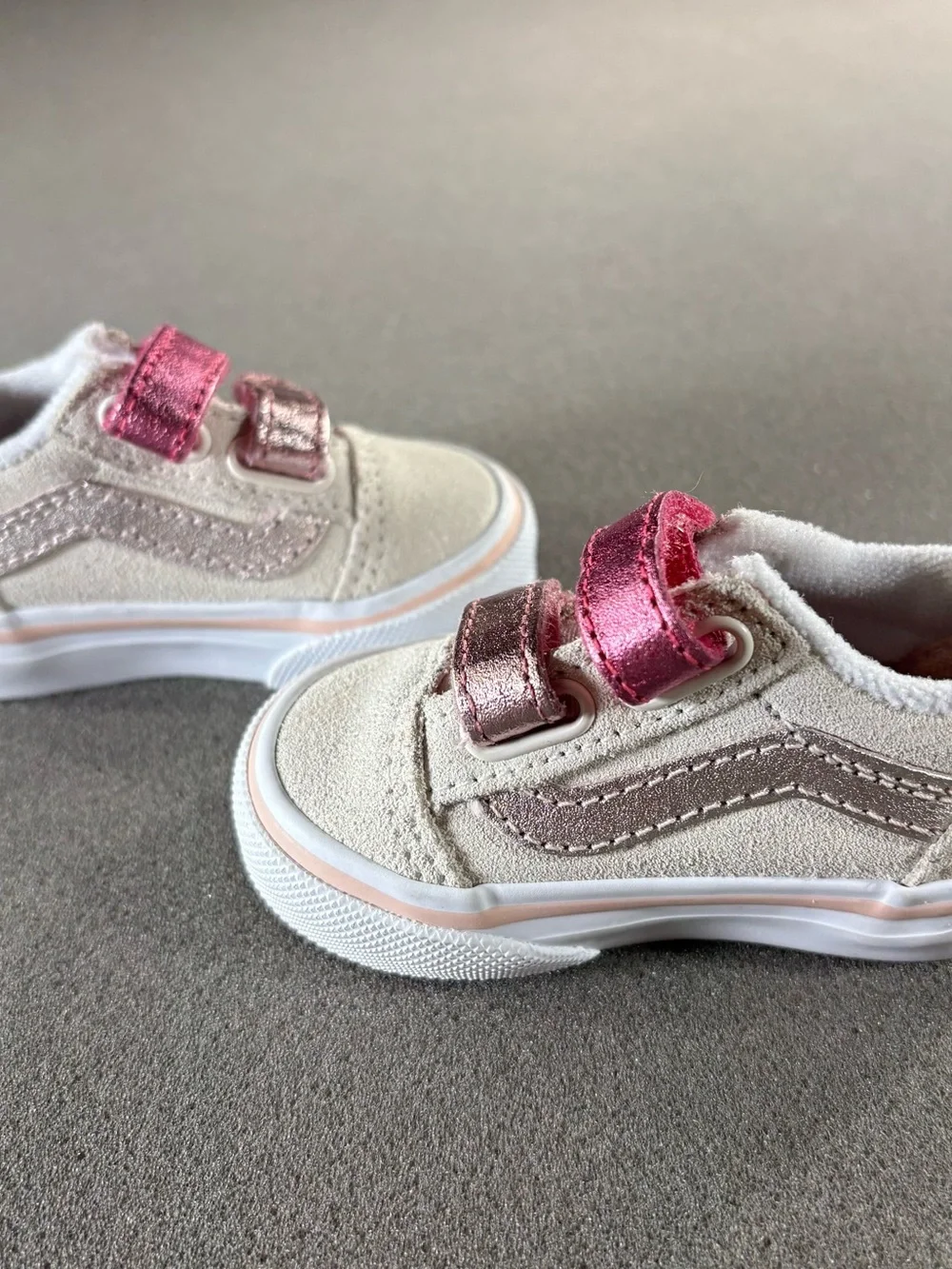 Vans Old Skool Sneaker Toddler Girls Size 2 Off White Suede (READ)